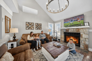 72Livingroomwithpeople